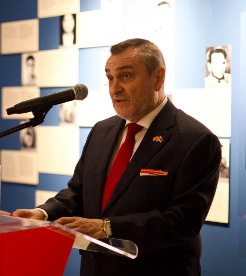 Ambasador Španije Huan Hose Sans Aparisio