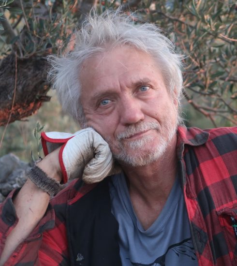 Fotografija Darka Rundeka kod radi u maslinama