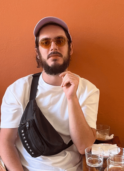 Portret fotografija funk muzičara RÔGI